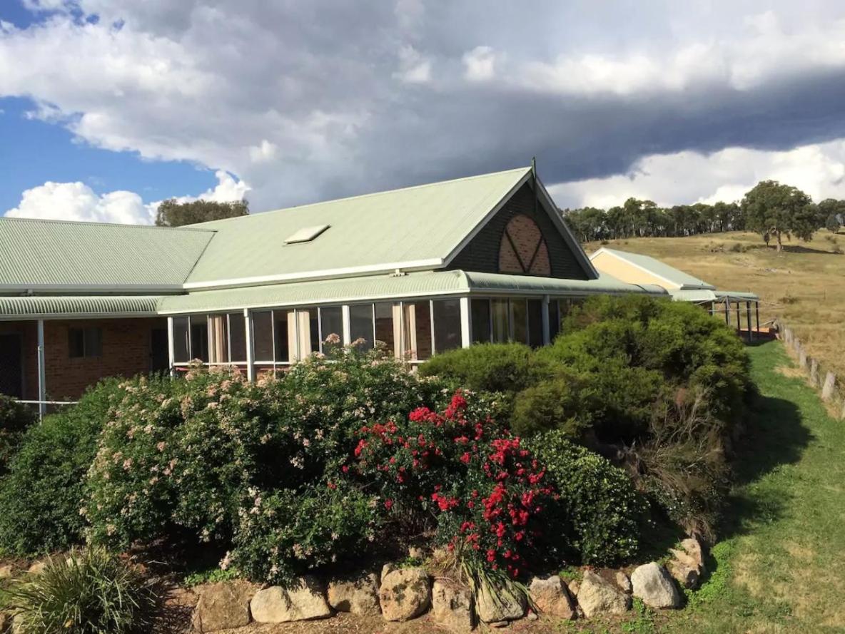 Tarcutta Retreat Villa Exterior photo